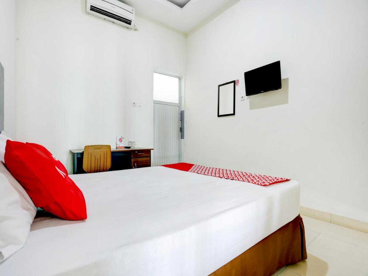 Oyo 3884 Dixie Syariah Guest House Samarinda Ngoại thất bức ảnh